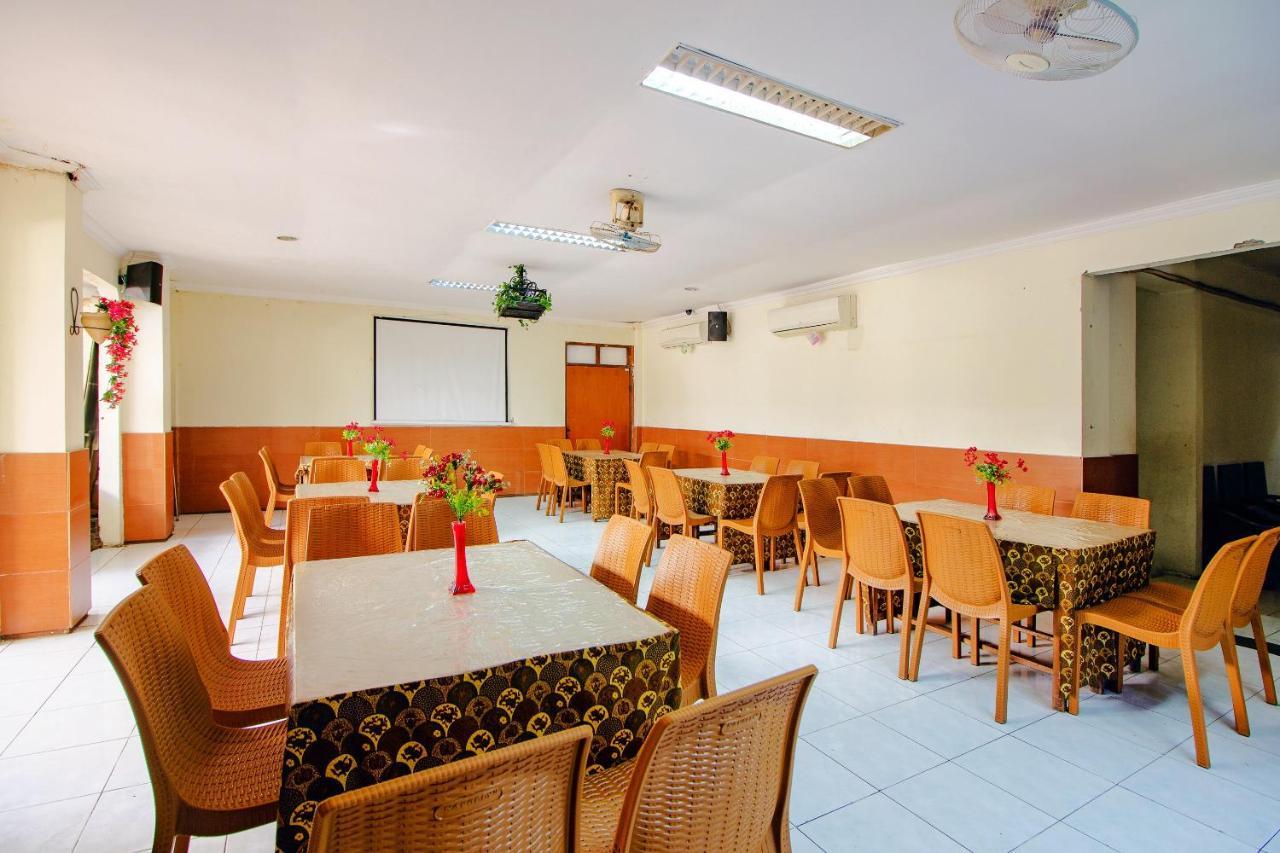 Oyo 1683 Hotel Musafira Syariah Джокьякарта Экстерьер фото