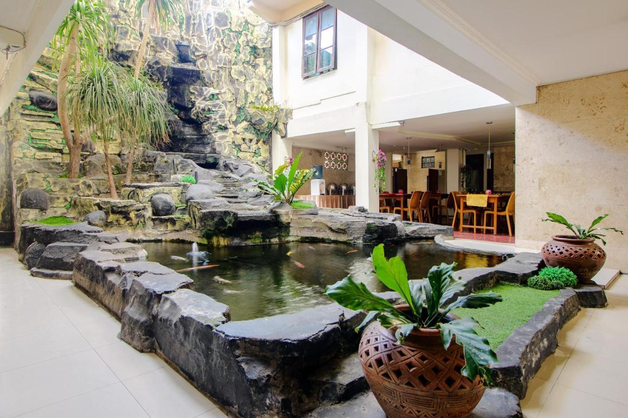 Oyo 1683 Hotel Musafira Syariah Джокьякарта Экстерьер фото
