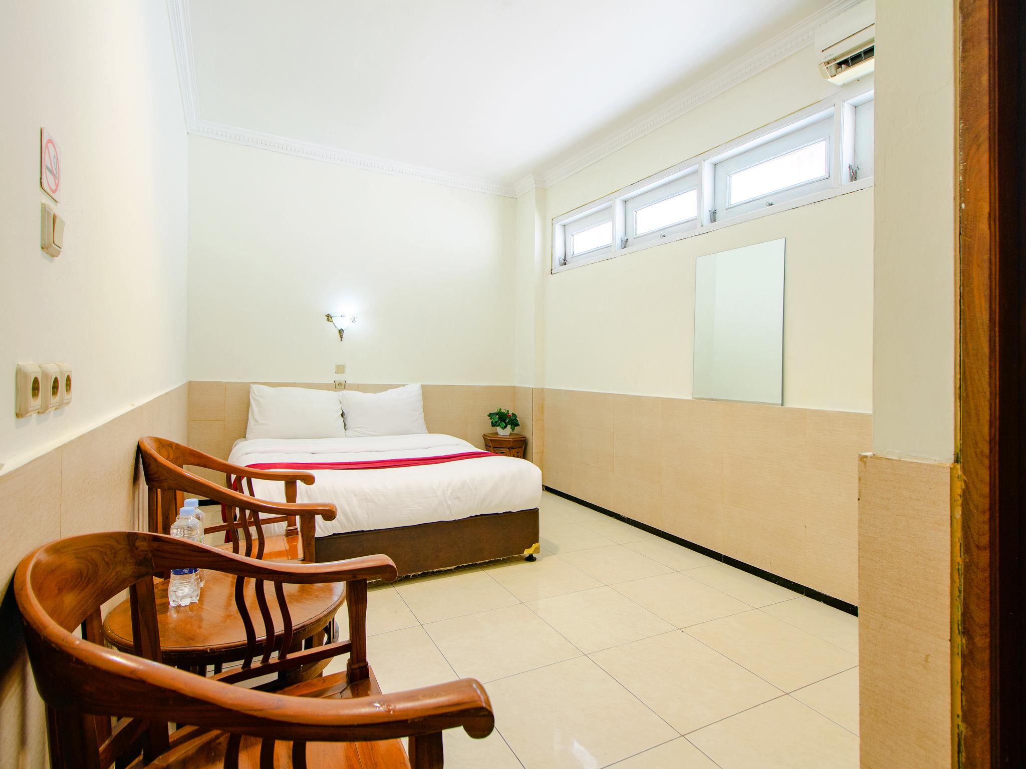 Oyo 1683 Hotel Musafira Syariah Джокьякарта Экстерьер фото