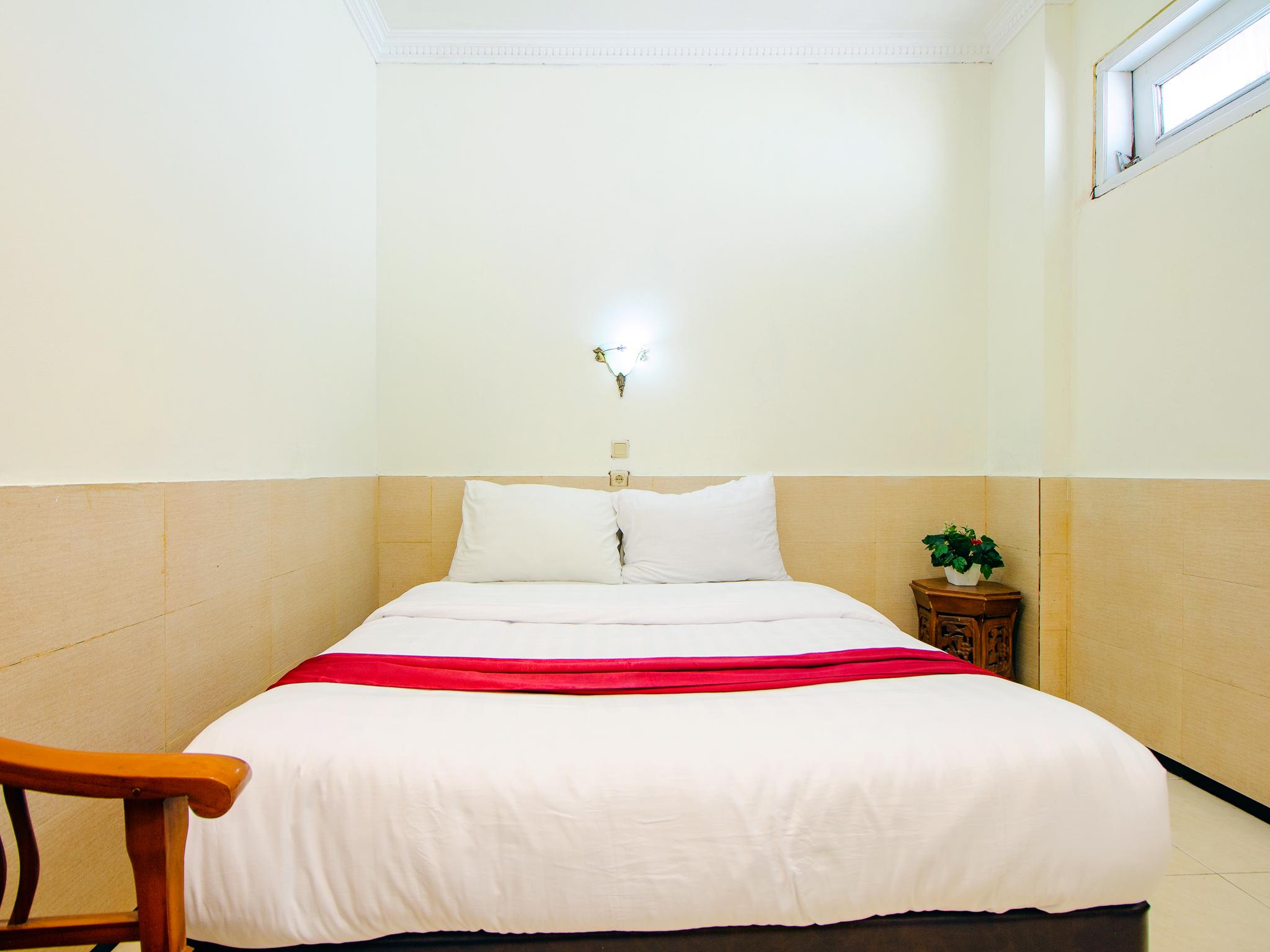 Oyo 1683 Hotel Musafira Syariah Джокьякарта Экстерьер фото