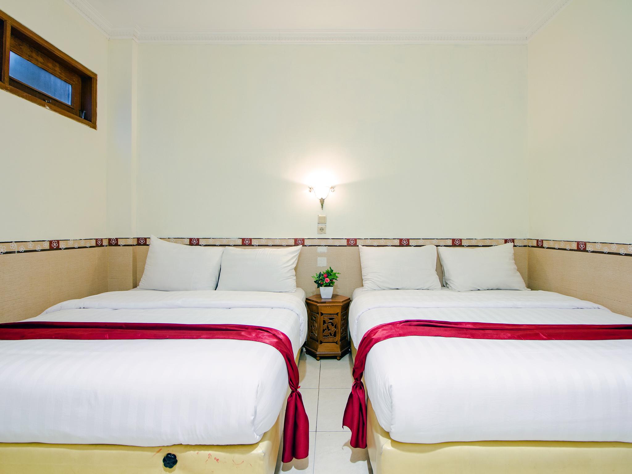Oyo 1683 Hotel Musafira Syariah Джокьякарта Экстерьер фото