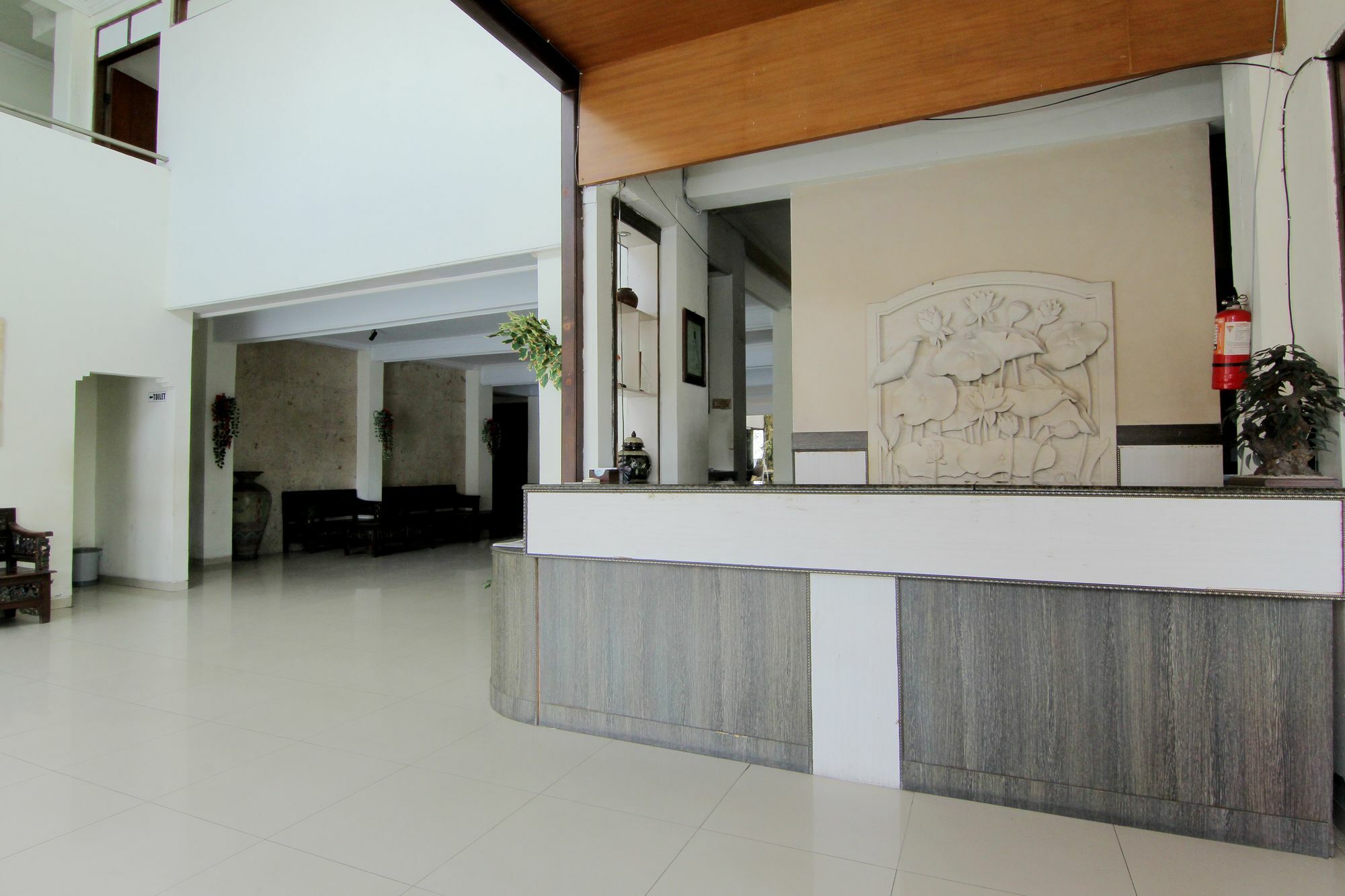 Oyo 1683 Hotel Musafira Syariah Джокьякарта Экстерьер фото