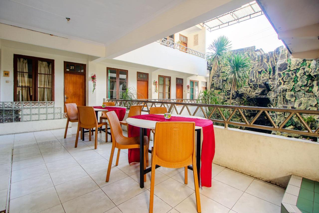 Oyo 1683 Hotel Musafira Syariah Джокьякарта Экстерьер фото